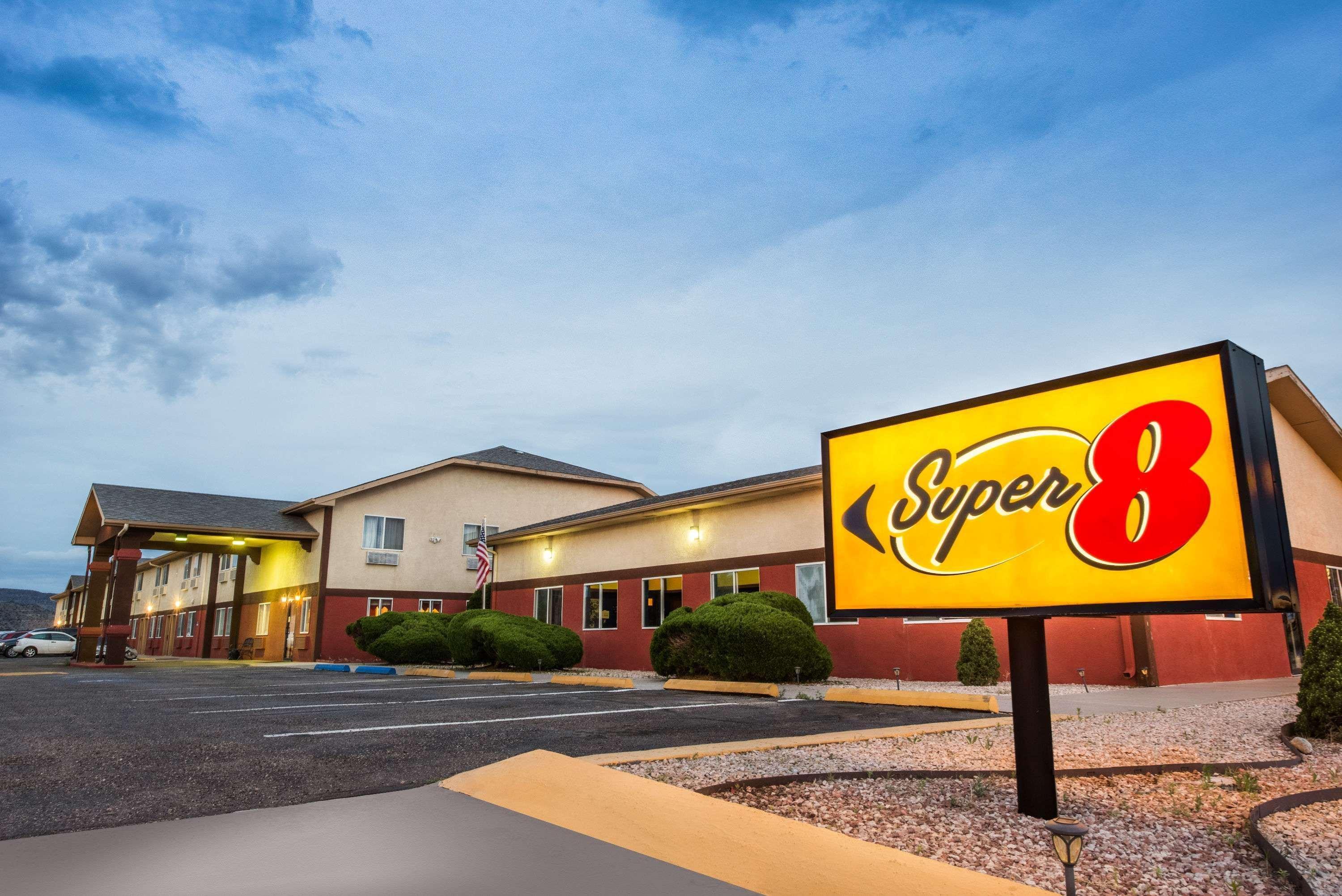 Super 8 By Wyndham Grants Ξενοδοχείο Εξωτερικό φωτογραφία